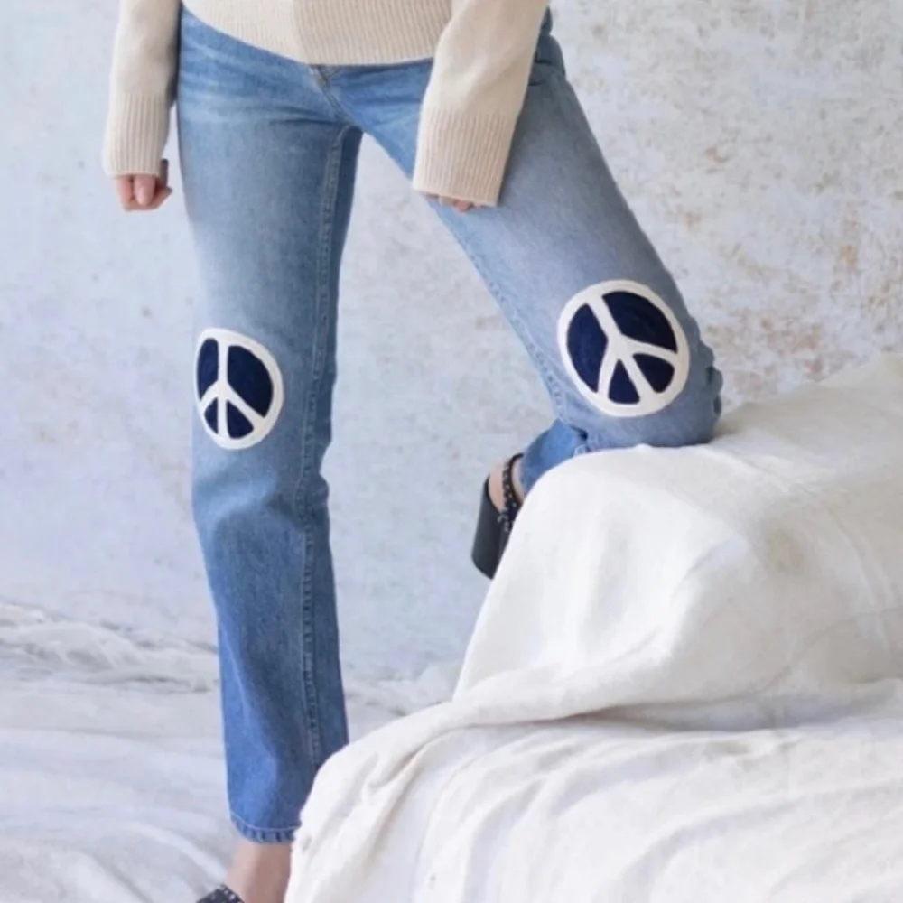 Bliss and Mischief Peace Sign Patch Embroidered Denim Jeans Size 25 NWOT - RARE! - Picture 1 of 12